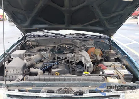 1997 Toyota Tacoma из США, поврежденный, VIN 4TAVL52N1VZ296180